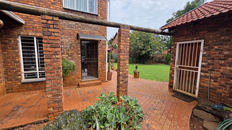 5 Bedroom Property for Sale in Doornpoort Gauteng