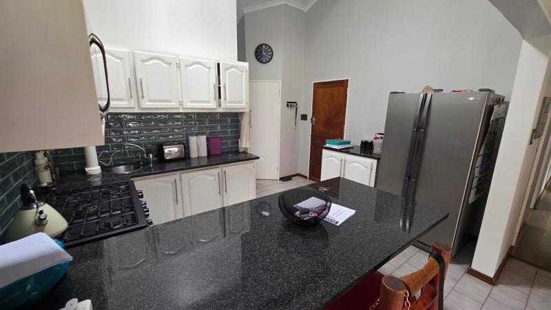 5 Bedroom Property for Sale in Doornpoort Gauteng