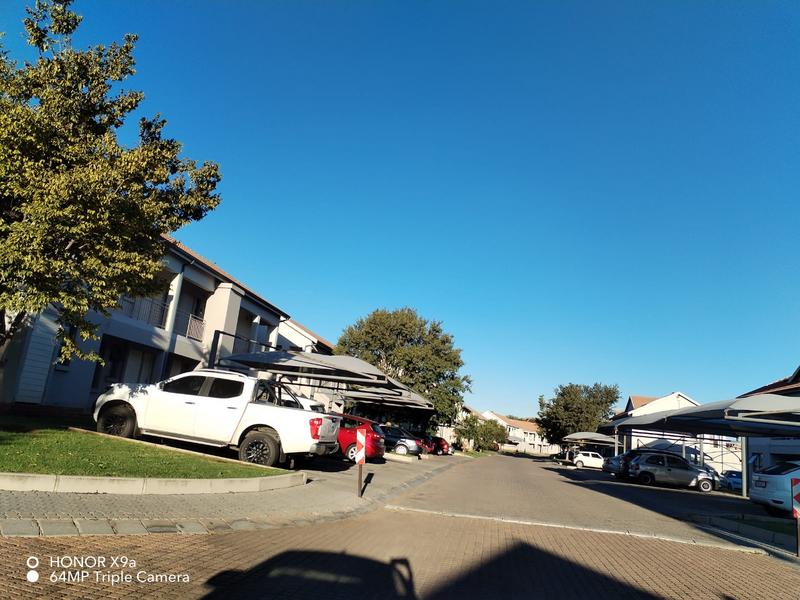 To Let 2 Bedroom Property for Rent in Lakefield Gauteng