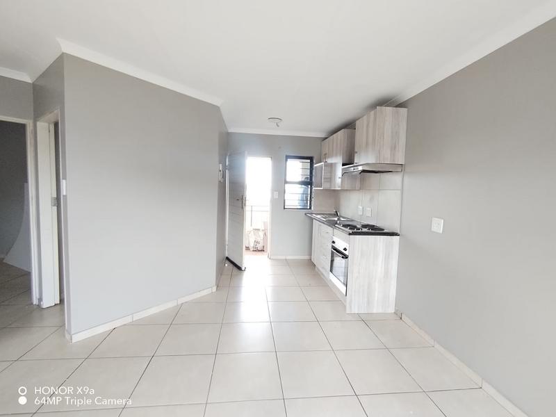 To Let 2 Bedroom Property for Rent in Lakefield Gauteng