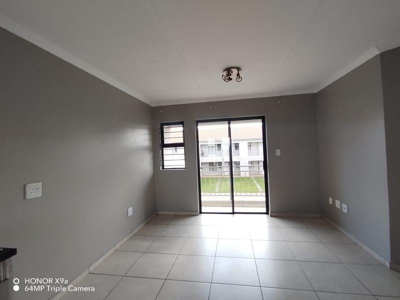 To Let 2 Bedroom Property for Rent in Lakefield Gauteng