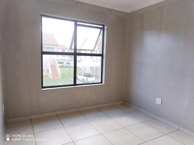 To Let 2 Bedroom Property for Rent in Lakefield Gauteng