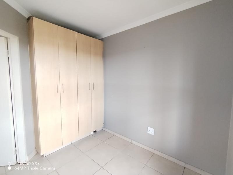 To Let 2 Bedroom Property for Rent in Lakefield Gauteng