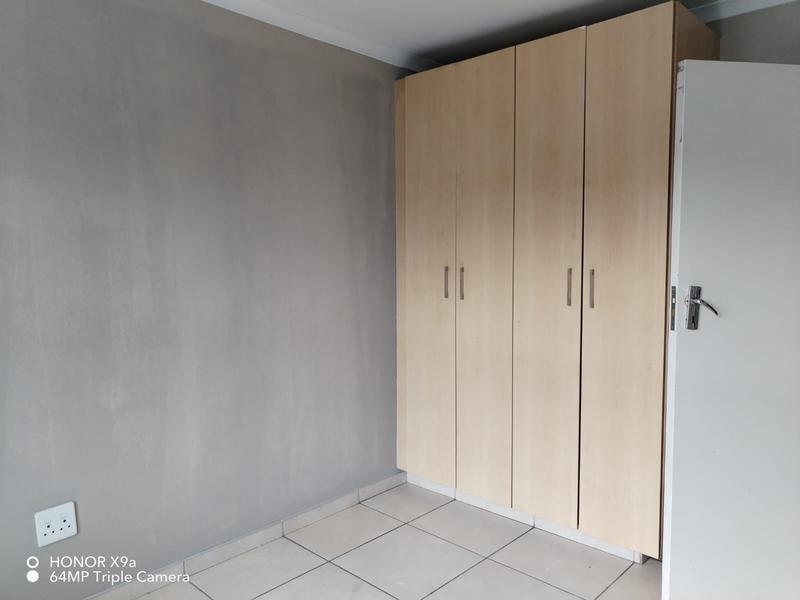 To Let 2 Bedroom Property for Rent in Lakefield Gauteng