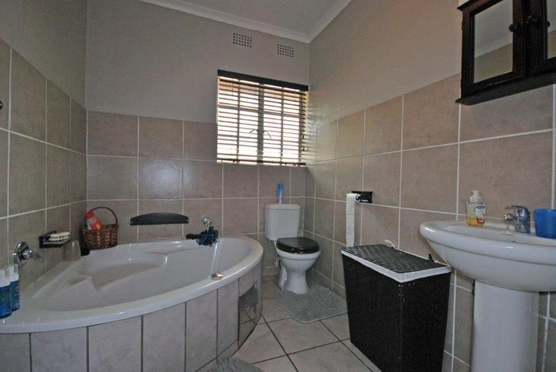 4 Bedroom Property for Sale in Brackendowns Gauteng