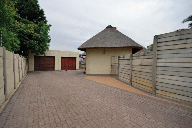 4 Bedroom Property for Sale in Brackendowns Gauteng