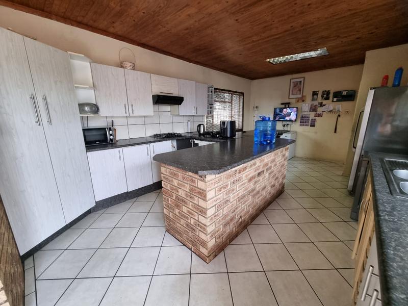 3 Bedroom Property for Sale in General Albertspark Gauteng