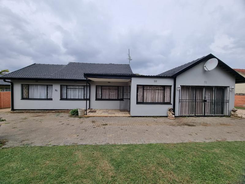 3 Bedroom Property for Sale in General Albertspark Gauteng