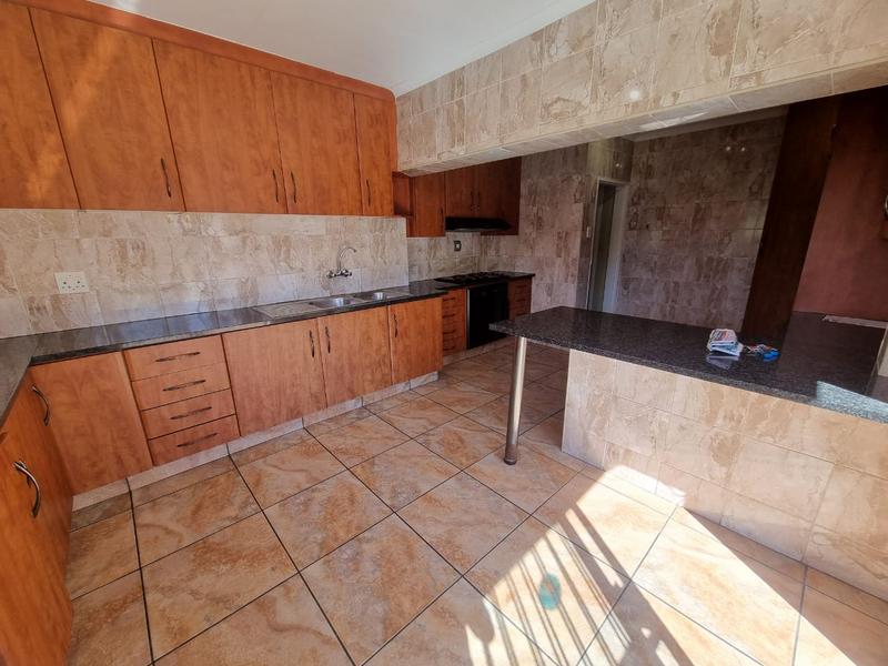 3 Bedroom Property for Sale in General Albertspark Gauteng