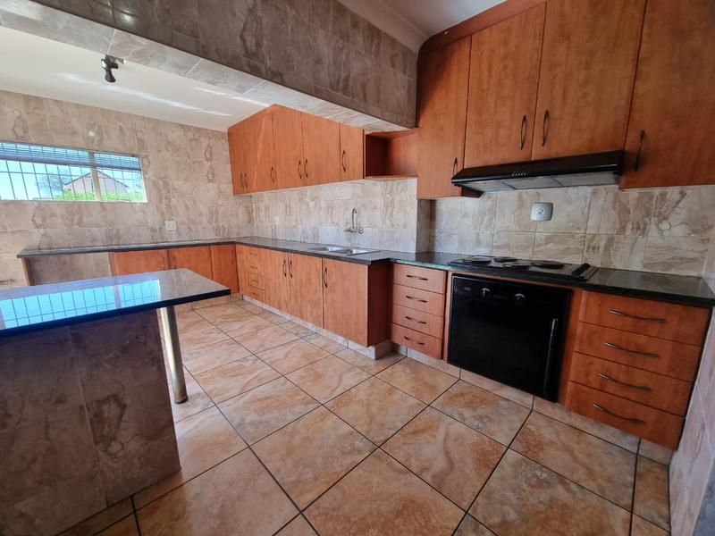 3 Bedroom Property for Sale in General Albertspark Gauteng