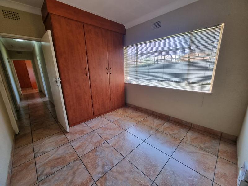3 Bedroom Property for Sale in General Albertspark Gauteng