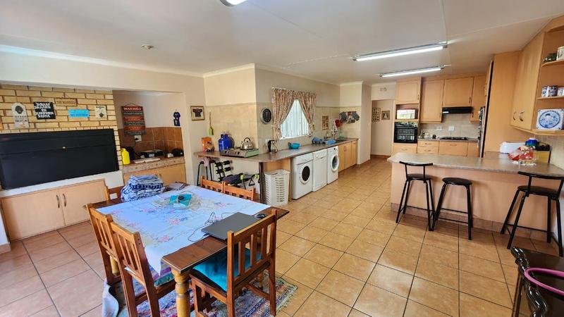 5 Bedroom Property for Sale in Brackendowns Gauteng