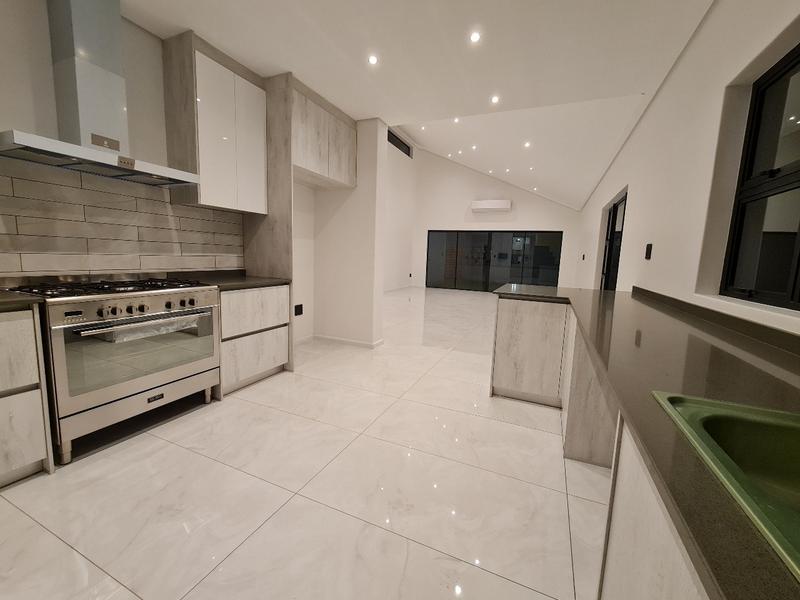 To Let 2 Bedroom Property for Rent in Emmarentia Gauteng