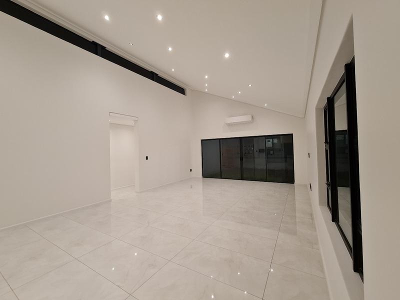 To Let 2 Bedroom Property for Rent in Emmarentia Gauteng