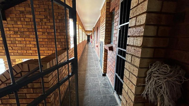 2 Bedroom Property for Sale in Montana Tuine Gauteng