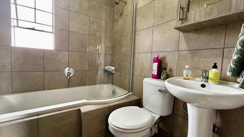 2 Bedroom Property for Sale in Montana Tuine Gauteng