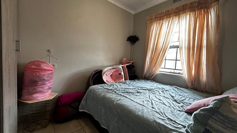 2 Bedroom Property for Sale in Montana Tuine Gauteng