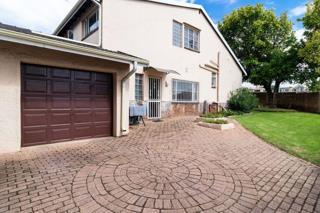 4 Bedroom Property for Sale in Eastleigh Ridge Gauteng