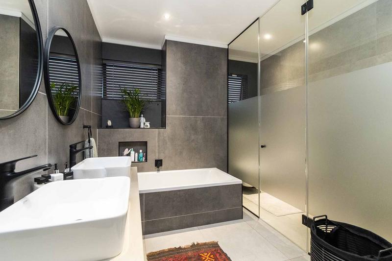 3 Bedroom Property for Sale in Waterkloof Heights Gauteng