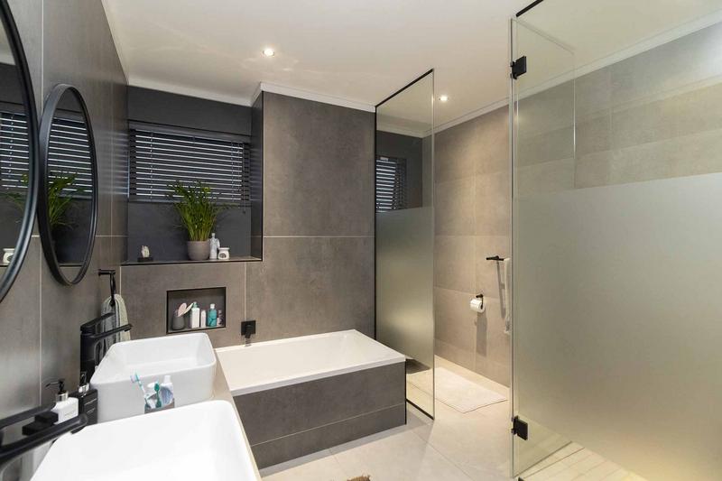 3 Bedroom Property for Sale in Waterkloof Heights Gauteng