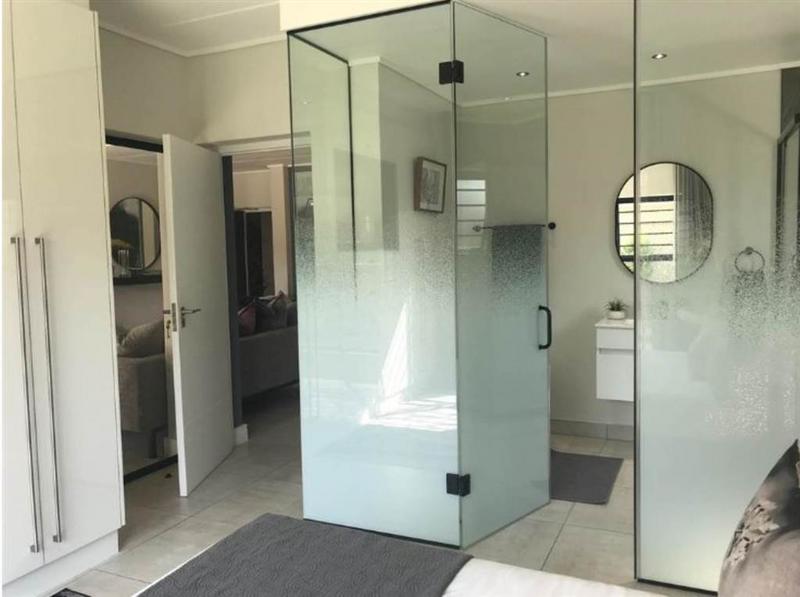 To Let 2 Bedroom Property for Rent in Waterfall Gauteng
