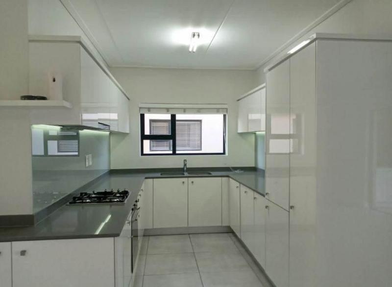 To Let 2 Bedroom Property for Rent in Waterfall Gauteng