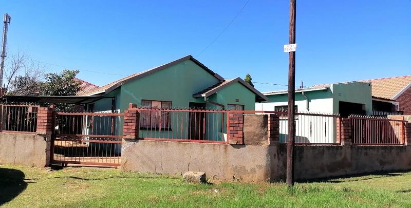 2 Bedroom Property for Sale in Mohlakeng Gauteng