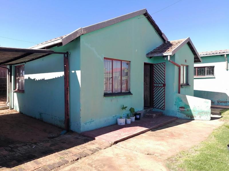 2 Bedroom Property for Sale in Mohlakeng Gauteng