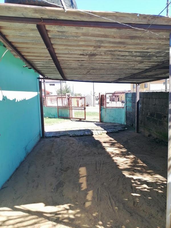 2 Bedroom Property for Sale in Mohlakeng Gauteng
