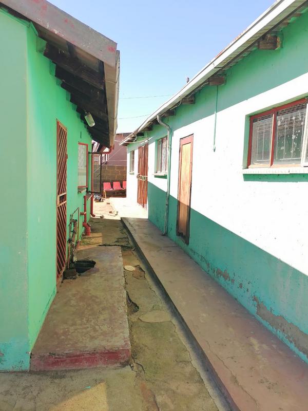 2 Bedroom Property for Sale in Mohlakeng Gauteng