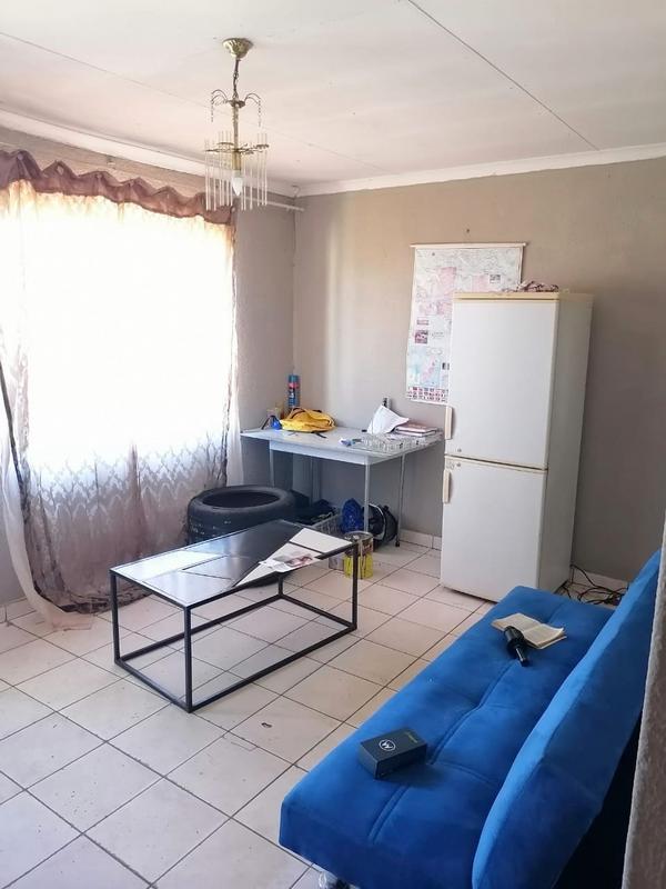 2 Bedroom Property for Sale in Mohlakeng Gauteng