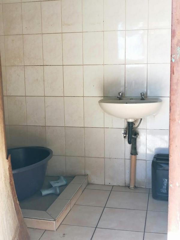 2 Bedroom Property for Sale in Mohlakeng Gauteng