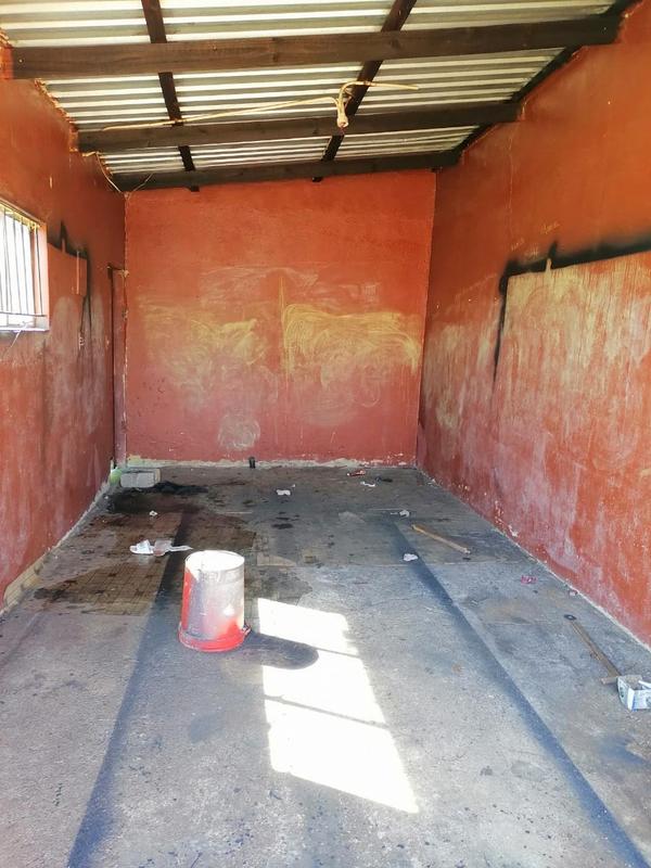 2 Bedroom Property for Sale in Mohlakeng Gauteng