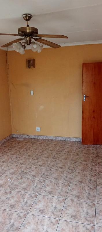 3 Bedroom Property for Sale in Protea North Gauteng