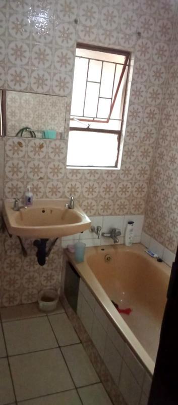 3 Bedroom Property for Sale in Protea North Gauteng