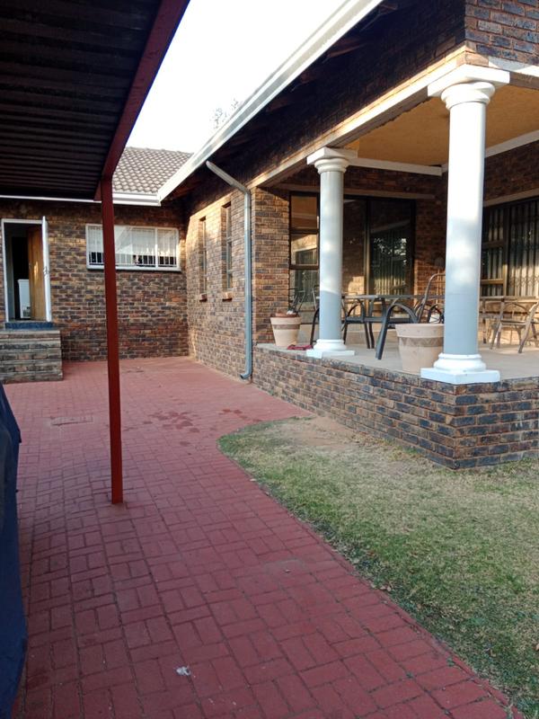 4 Bedroom Property for Sale in Birch Acres Gauteng