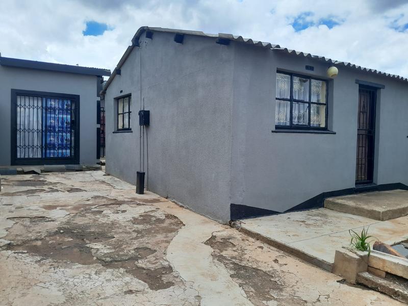 2 Bedroom Property for Sale in Emdeni Gauteng