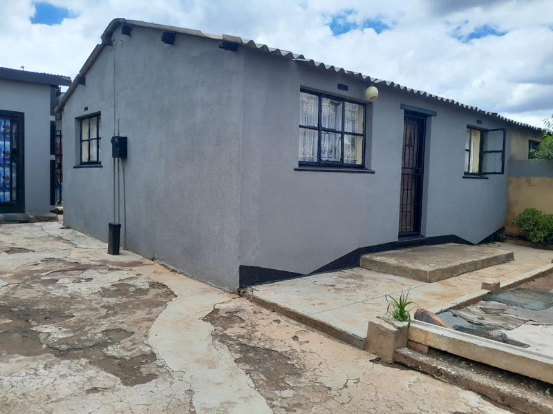 2 Bedroom Property for Sale in Emdeni Gauteng