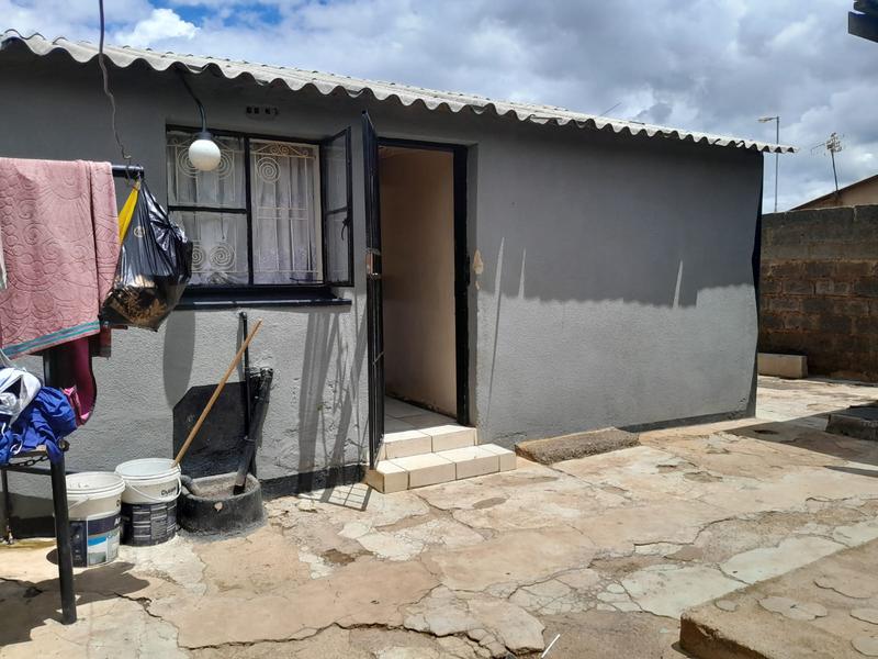 2 Bedroom Property for Sale in Emdeni Gauteng