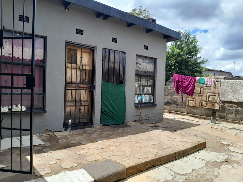 2 Bedroom Property for Sale in Emdeni Gauteng