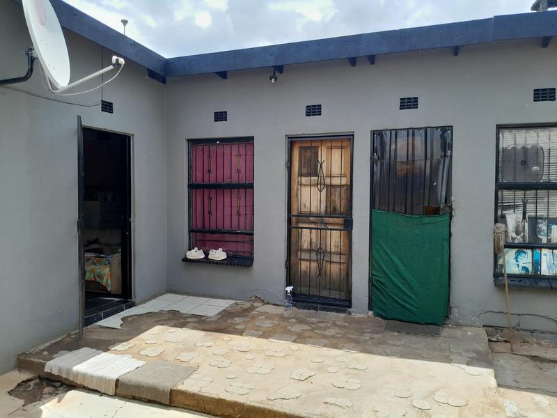 2 Bedroom Property for Sale in Emdeni Gauteng