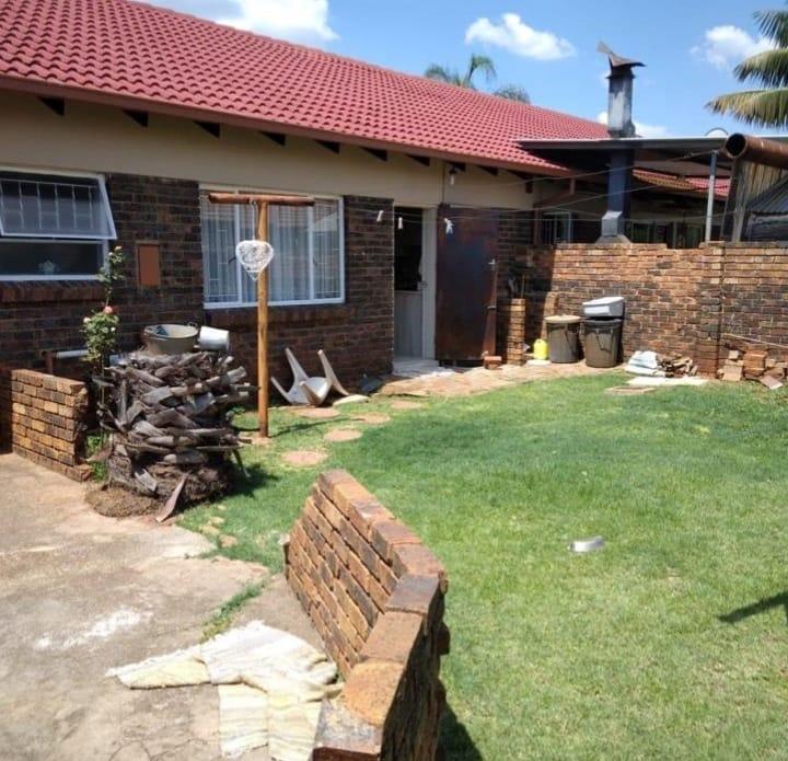 2 Bedroom Property for Sale in The Orchards Gauteng
