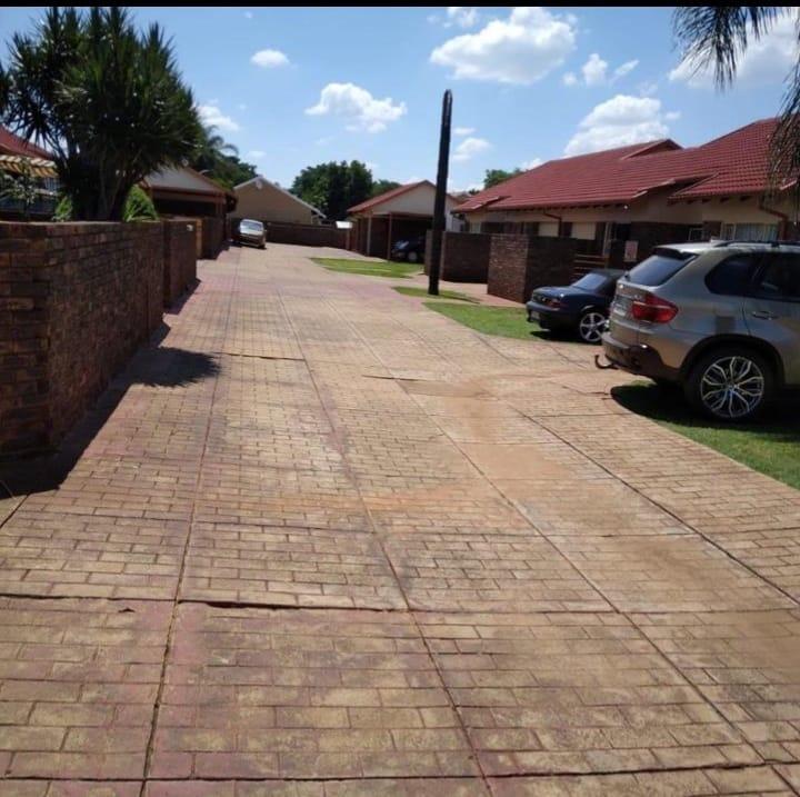 2 Bedroom Property for Sale in The Orchards Gauteng