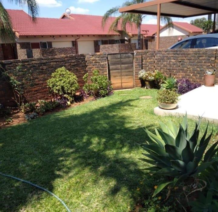 2 Bedroom Property for Sale in The Orchards Gauteng