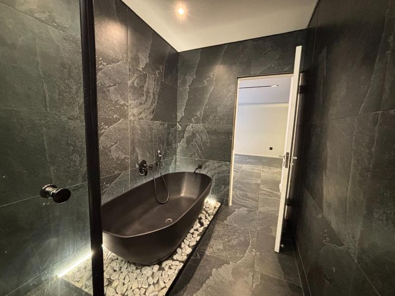 To Let 2 Bedroom Property for Rent in Broadacres Gauteng