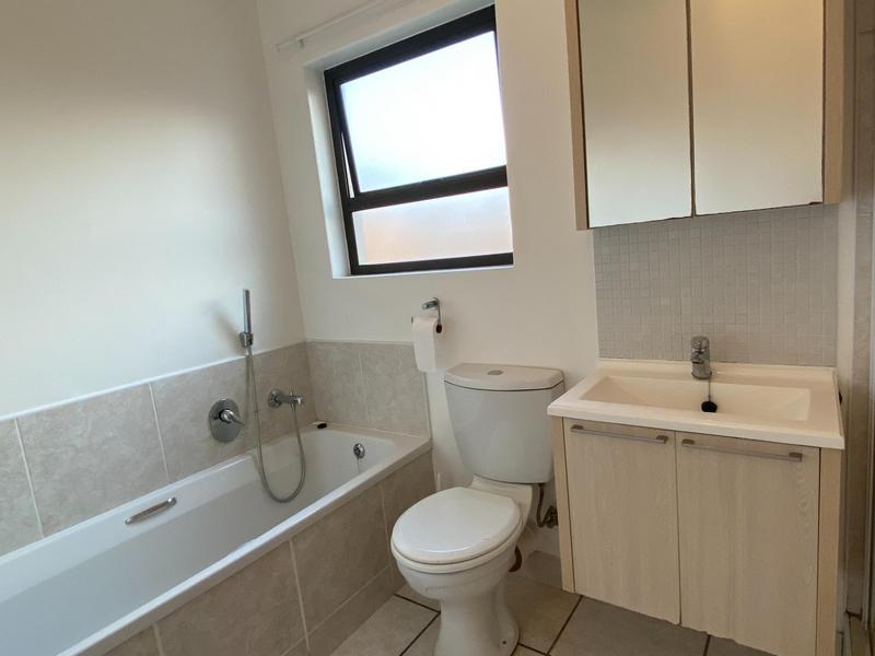 1 Bedroom Property for Sale in Lonehill Gauteng