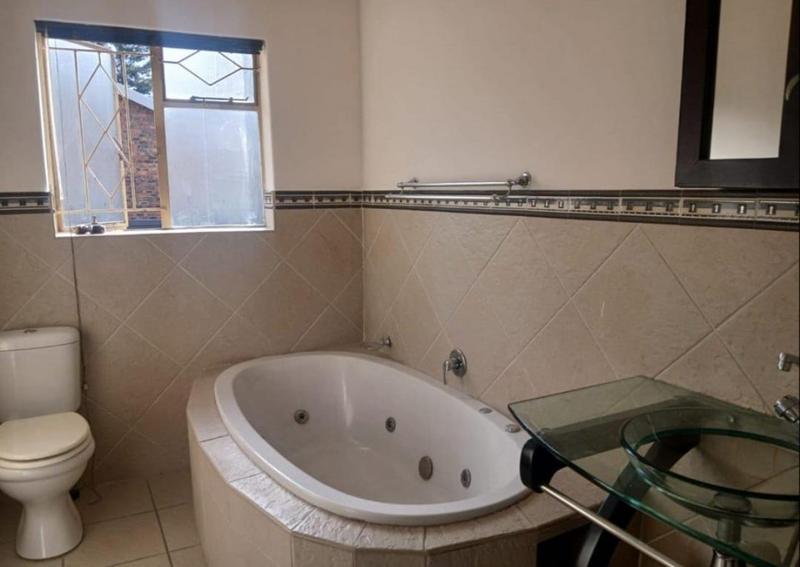 3 Bedroom Property for Sale in Brackendowns Gauteng