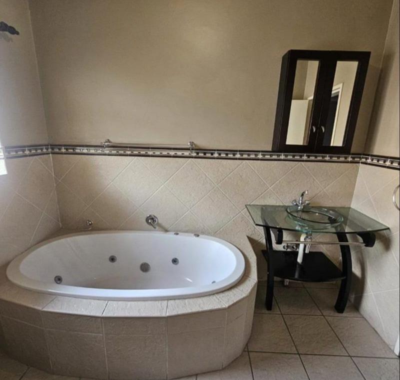 3 Bedroom Property for Sale in Brackendowns Gauteng