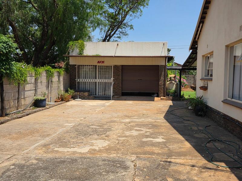 4 Bedroom Property for Sale in Golf Park Gauteng
