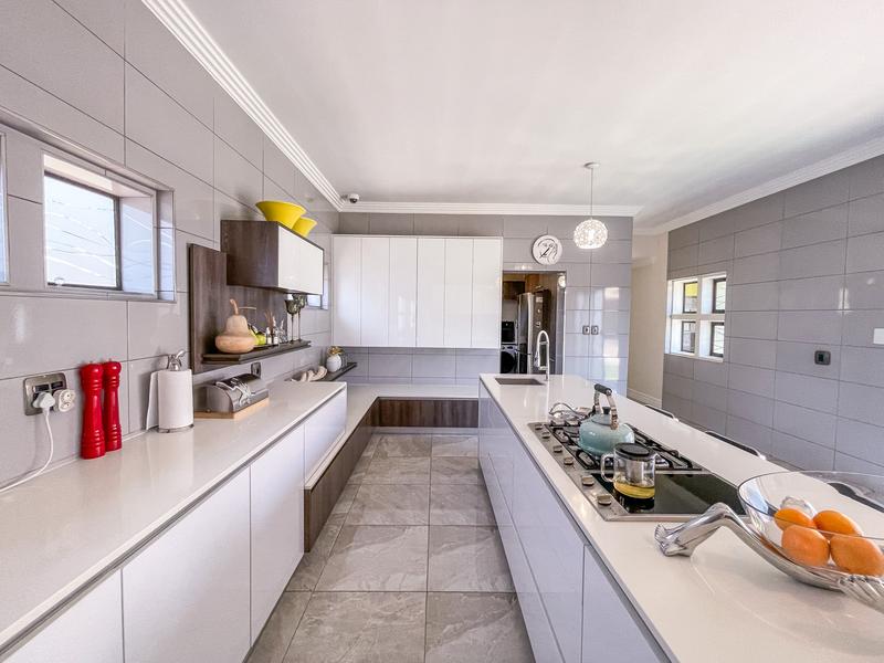 5 Bedroom Property for Sale in Midstream Estate Gauteng